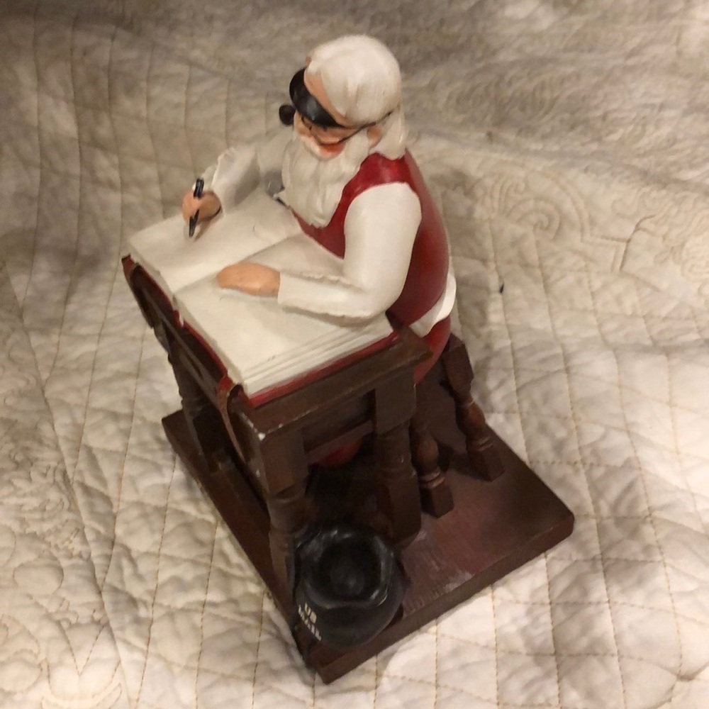 Norman Rockwell Santa’s List Figurine - Picture 4 of 8